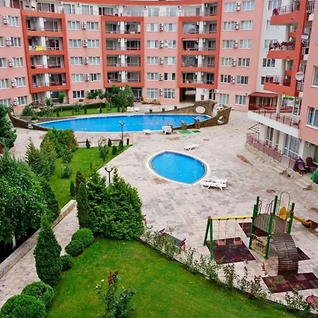 Amartman Primo U - Elenite Az 5 Osob Apartment