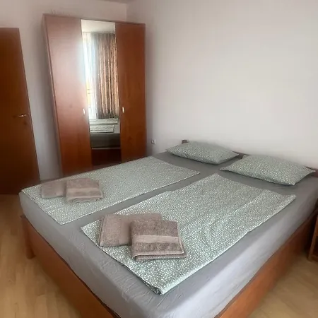 Apartment Amartman Primo U - Elenite Az 5 Osob